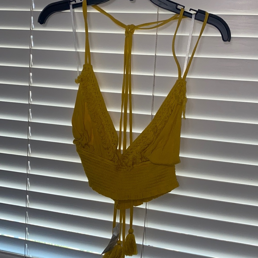 Mustard woven top size small